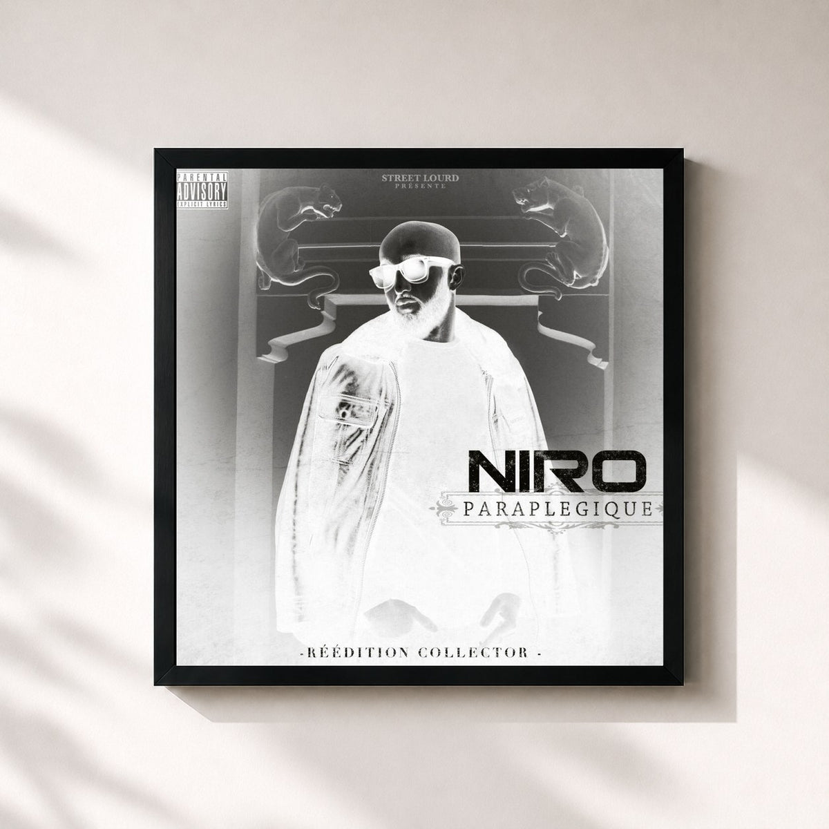 #noir Tableau carré de l'album Paraplégique (Edition Collector - 11 titres Bonus) de Niro, cadre noir 32x32 cm
