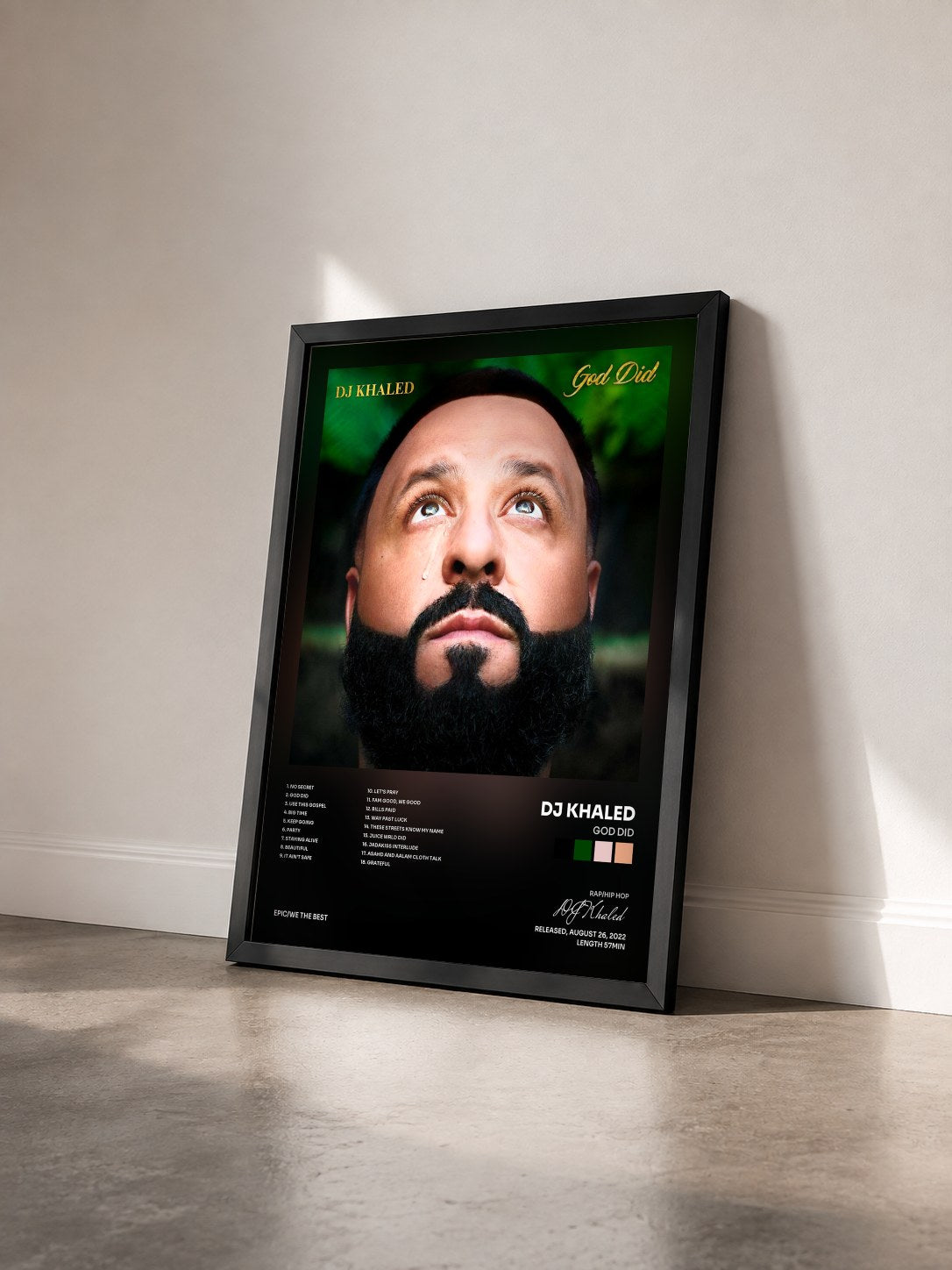 #noir Tableau de l'album GOD DID de DJ Khaled vu de trois quarts, cadre noir