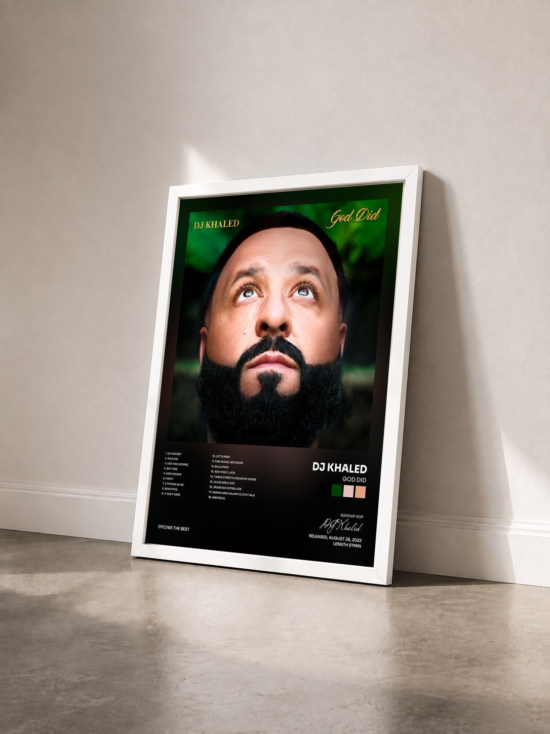 #blanc Tableau de l'album GOD DID de DJ Khaled vu de trois quarts, cadre blanc