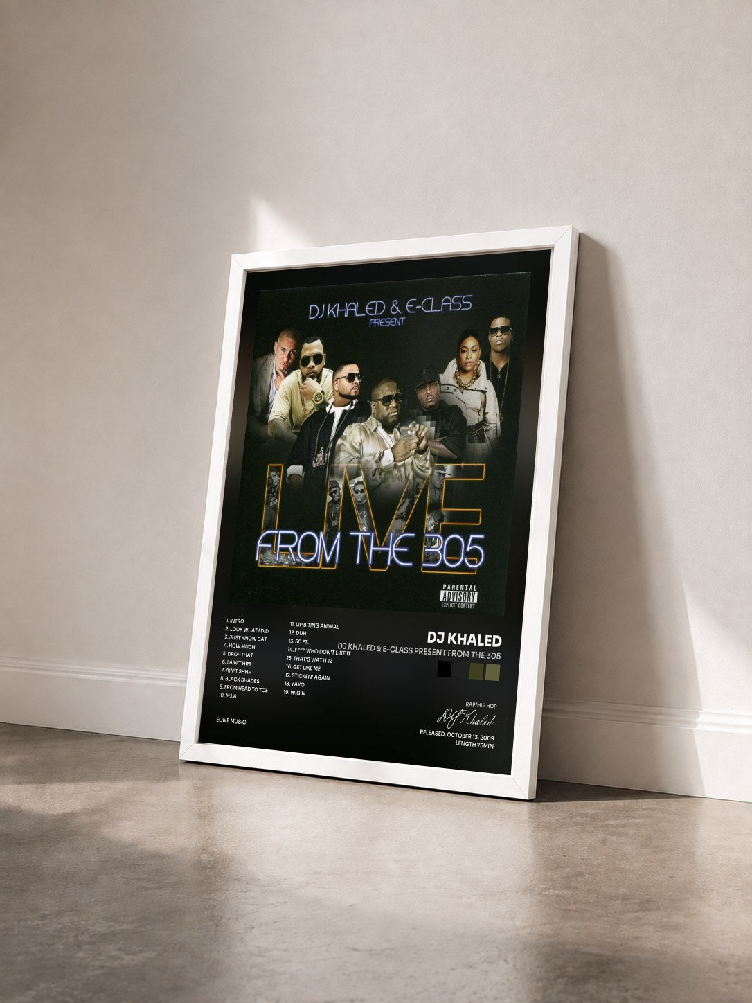 #blanc Tableau de l'album DJ Khaled & E-class Present From The 305 de DJ Khaled vu de trois quarts, cadre blanc