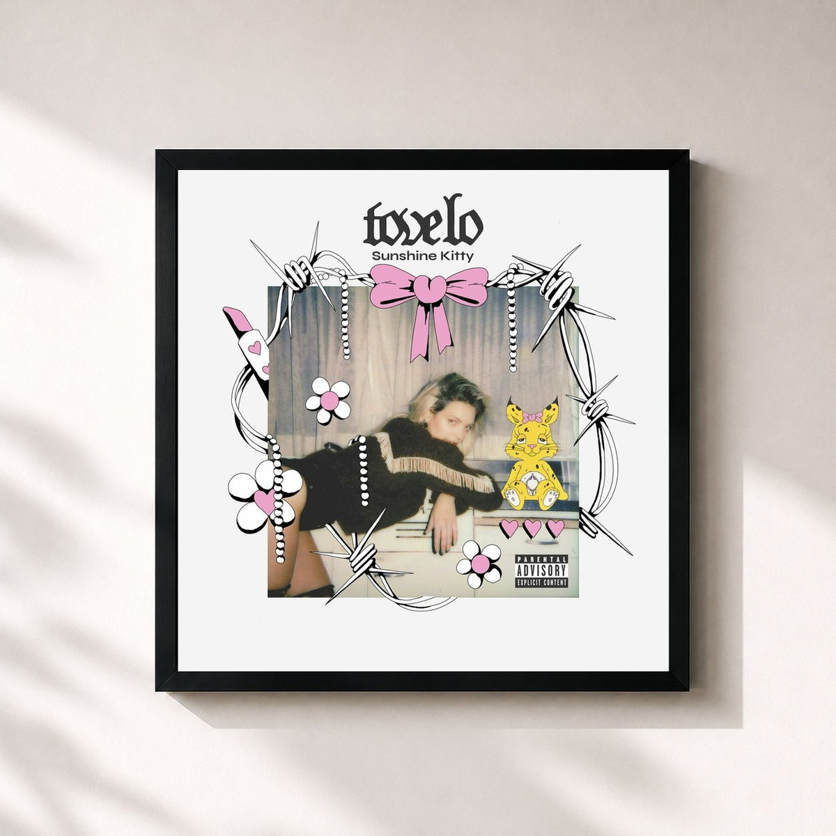 #noir Tableau carré de l'album Sunshine Kitty (Paw Prints Edition) de Tove Lo, cadre noir 32x32 cm
