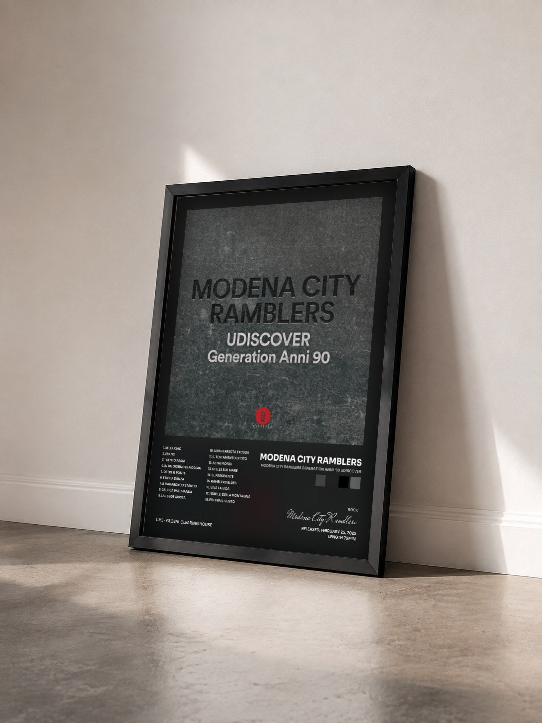#noir Tableau de l'album Modena City Ramblers Generation Anni '90 Udiscover de Modena City Ramblers vu de trois quarts, cadre noir