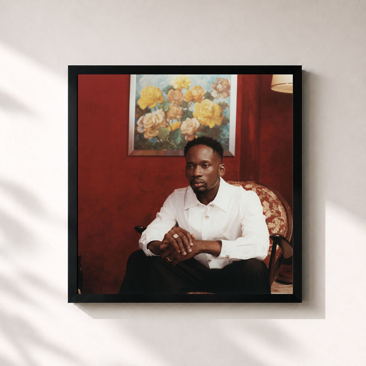#noir Tableau carré de l'album Maison Rouge de Mr Eazi, cadre noir 32x32 cm