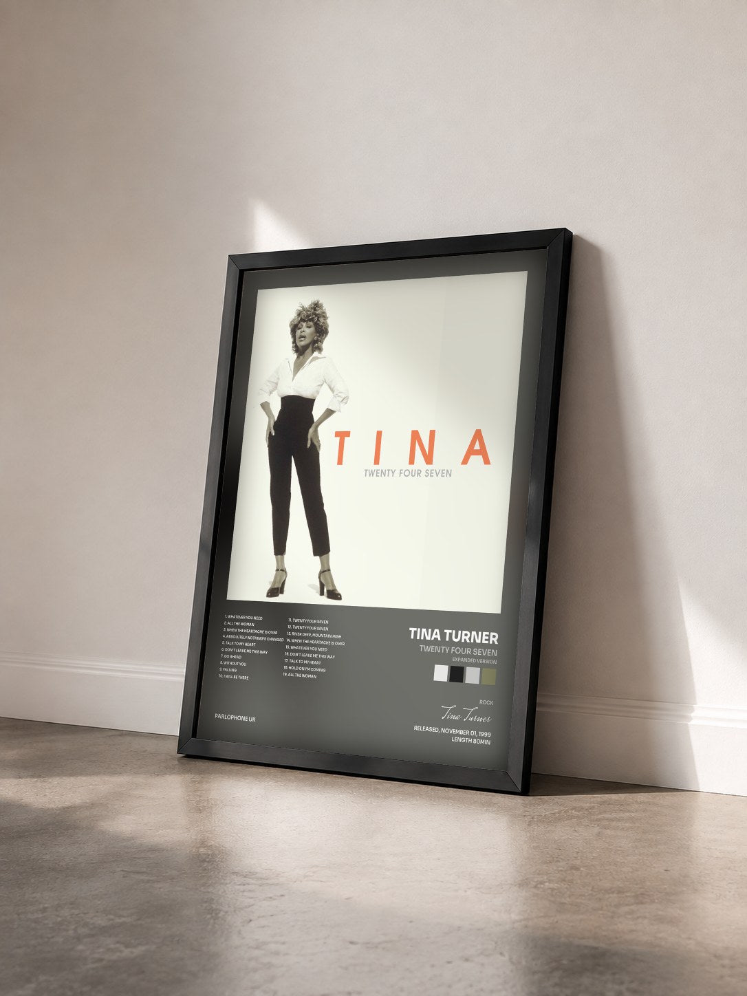 #noir Twenty Four Seven (Expanded Version) von Tina Turner als gerahmter Kunstdruck von schräg gesehen, schwarzer Rahmen