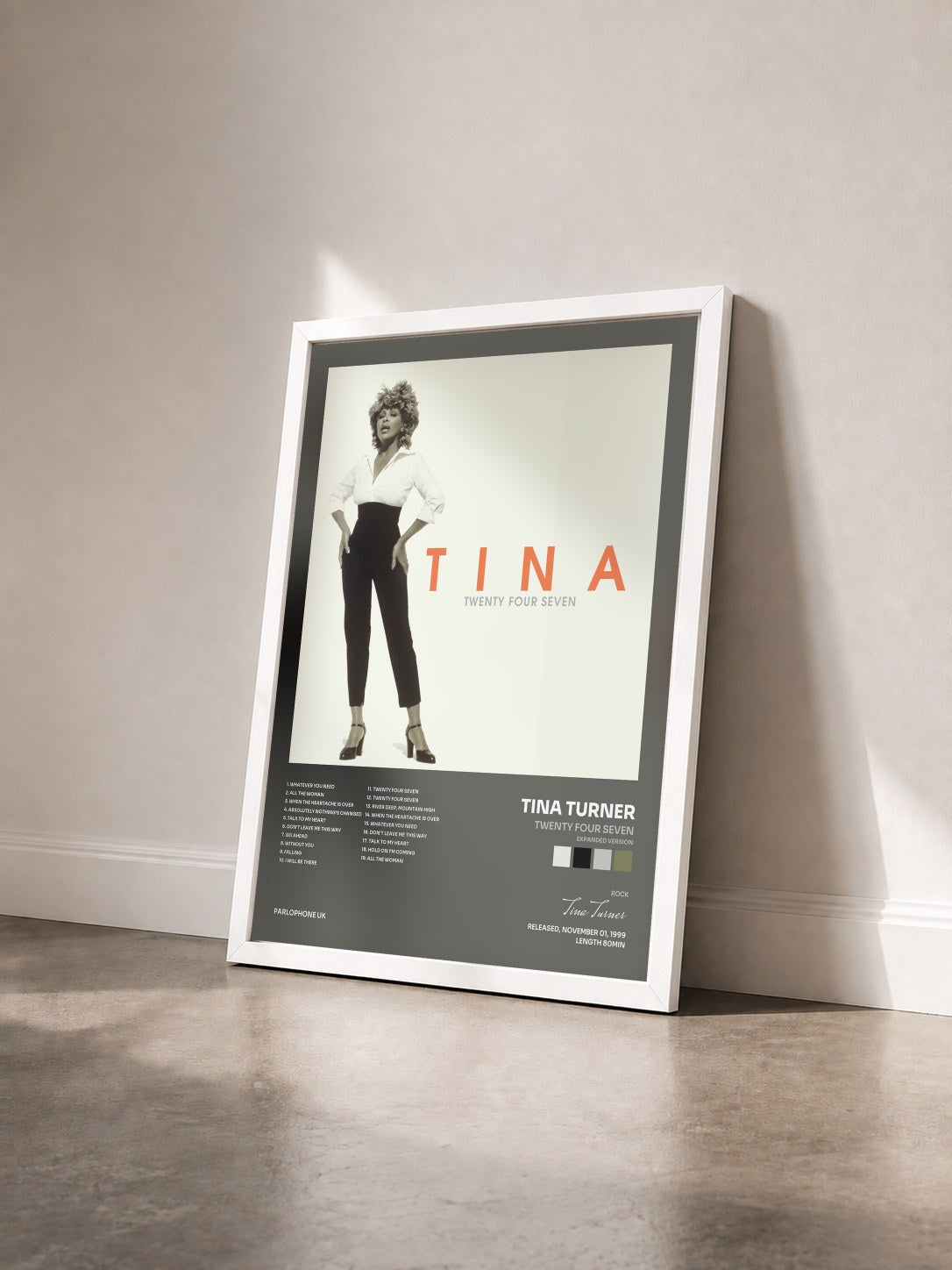 #blanc Twenty Four Seven (Expanded Version) von Tina Turner als gerahmter Kunstdruck von schräg gesehen, weißer Rahmen