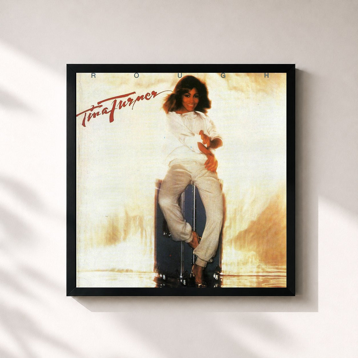 #noir Rough von Tina Turner als quadratischer Kunstdruck, schwarzer Rahmen 32x32 cm