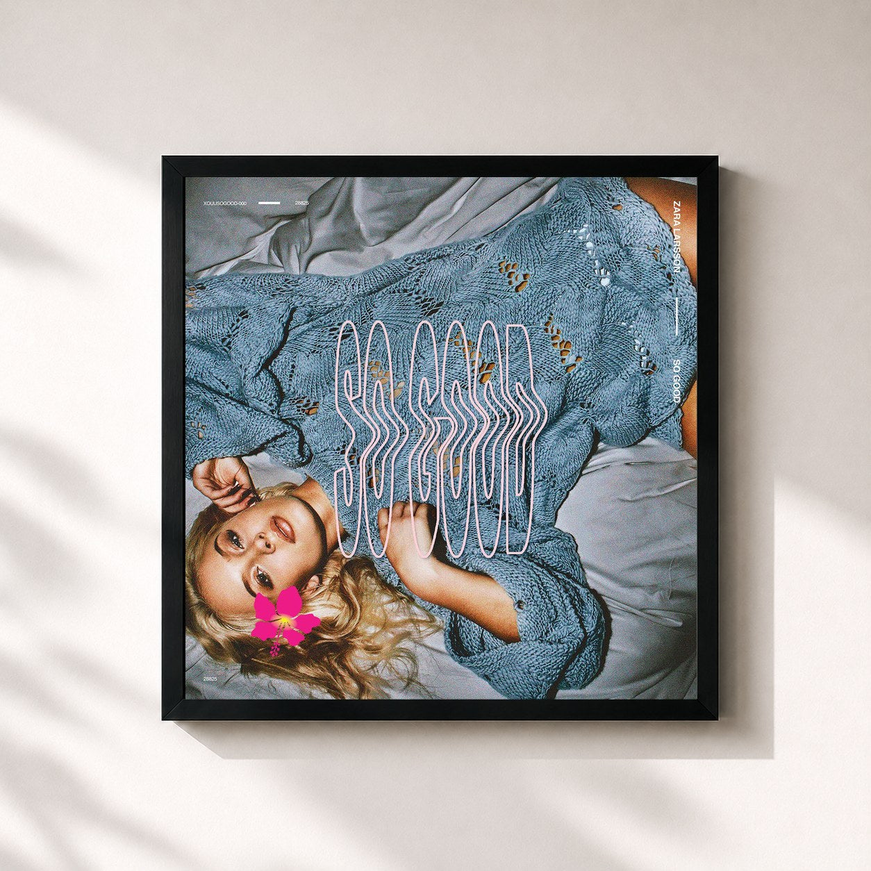 #noir So Good de Zara Larsson en lámina cuadrada enmarcada, marco negro de 32x32 cm