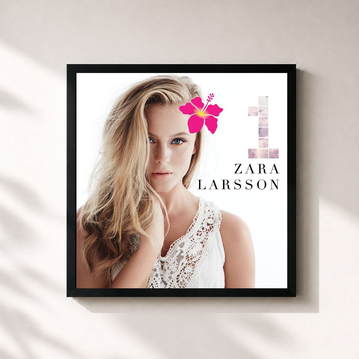 #noir Tableau carré de l'album 1 de Zara Larsson, cadre noir 32x32 cm