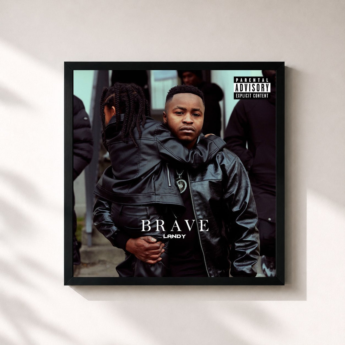 #noir Tableau carré de l'album BRAVE de Landy, cadre noir 32x32 cm