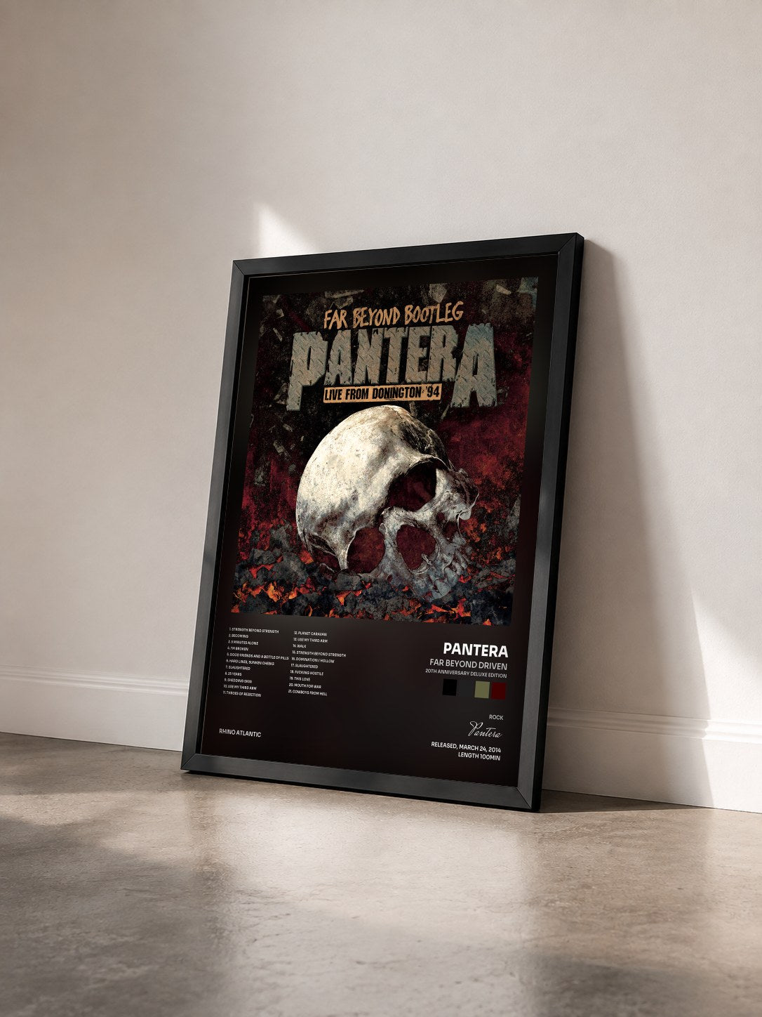 #noir Tableau de l'album Far Beyond Driven (20th Anniversary Deluxe Edition) de Pantera vu de trois quarts, cadre noir