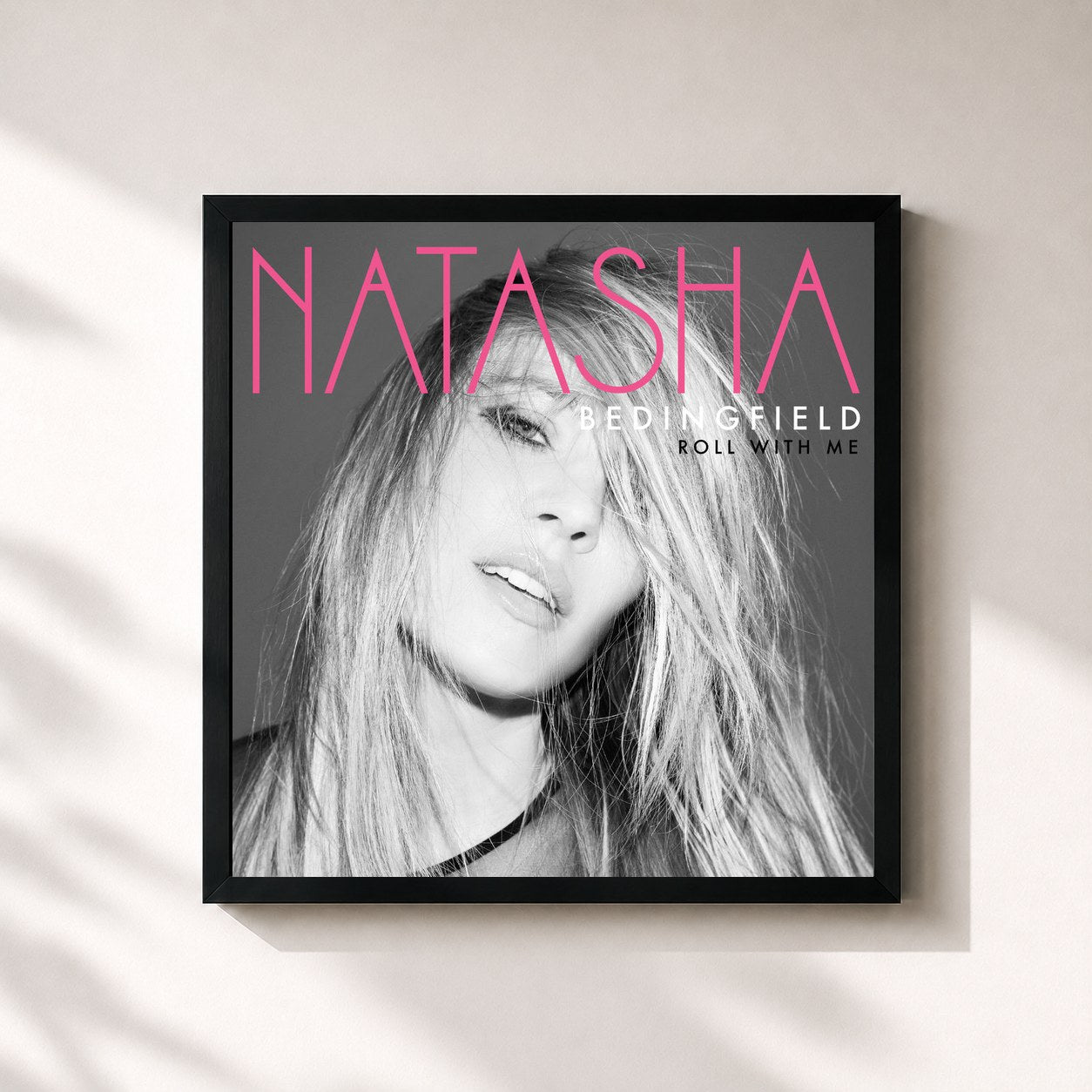 #noir Tableau carré de l'album ROLL WITH ME de Natasha Bedingfield, cadre noir 32x32 cm