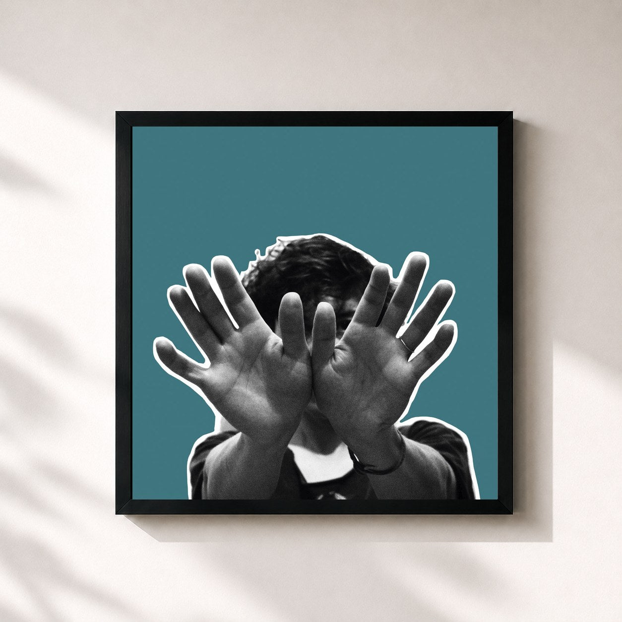 #noir Tableau carré de l'album I can feel you creep into my private life de Tune-Yards, cadre noir 32x32 cm