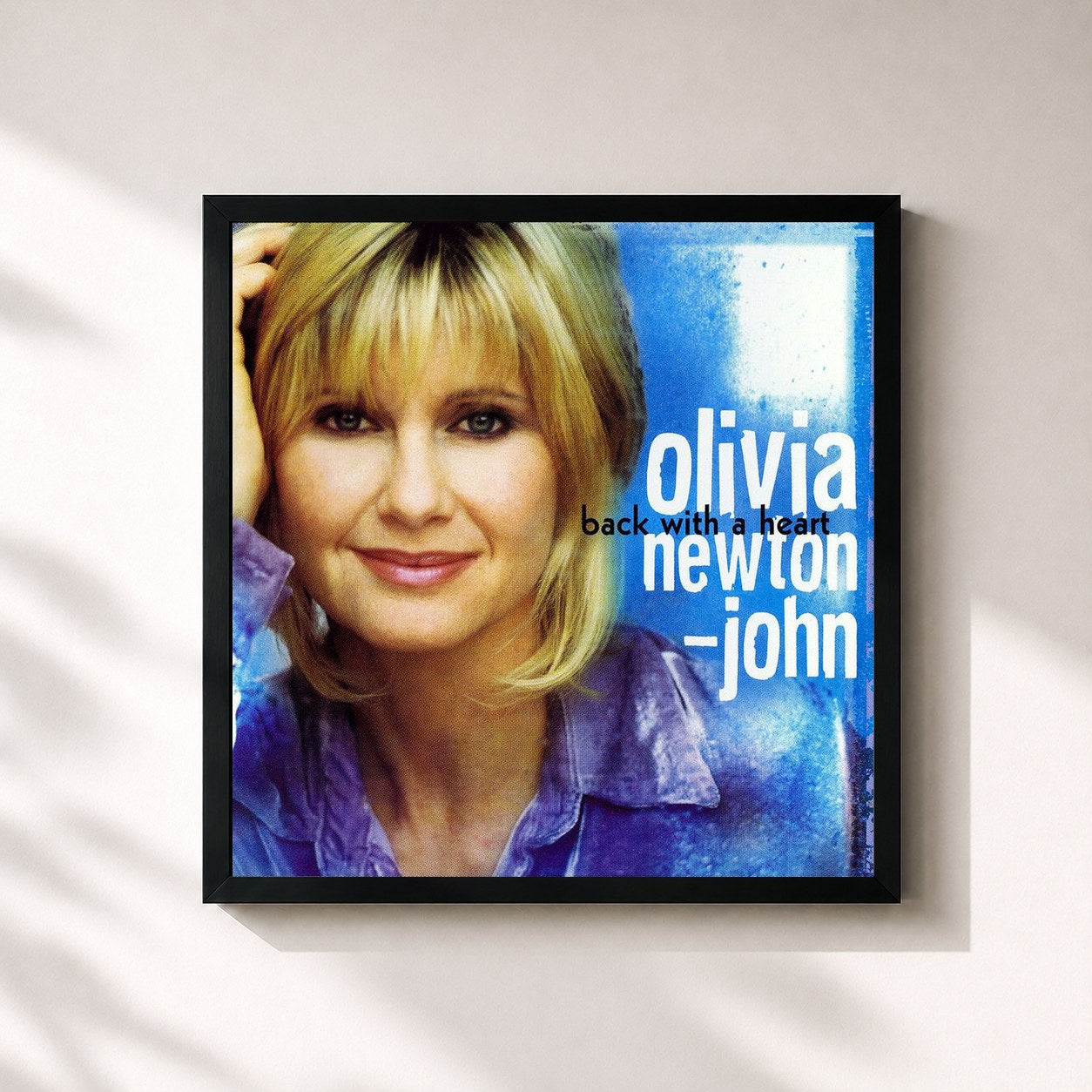#noir Tableau carré de l'album Back With A Heart de Olivia Newton-John, cadre noir 32x32 cm