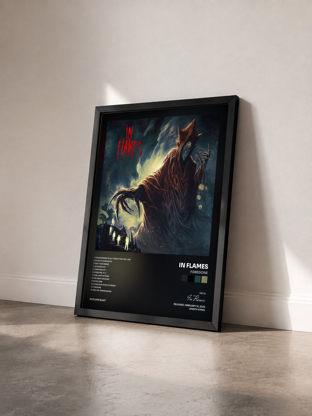 #noir Tableau de l'album Foregone de In Flames vu de trois quarts, cadre noir
