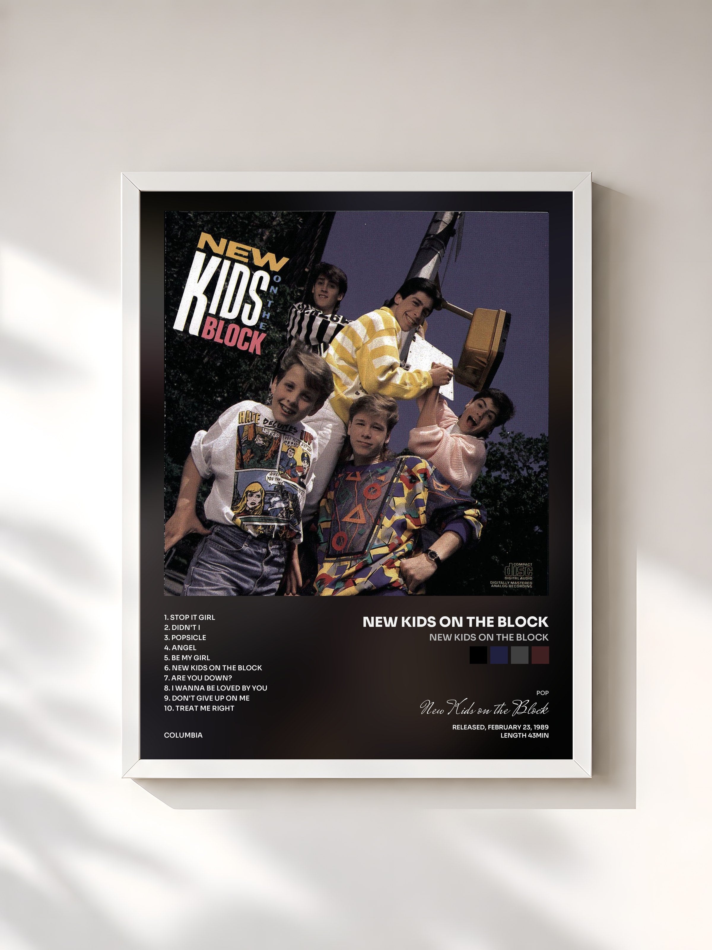 #blanc Tableau de l'album New Kids On The Block de New Kids on the Block, cadre blanc, imprimé et encadré en France