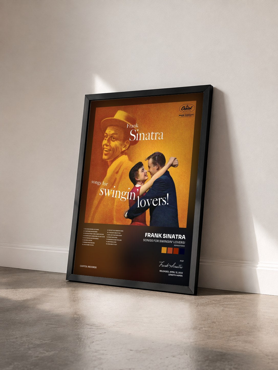 #noir Tableau de l'album Songs For Swingin' Lovers! (Remastered) de Frank Sinatra vu de trois quarts, cadre noir