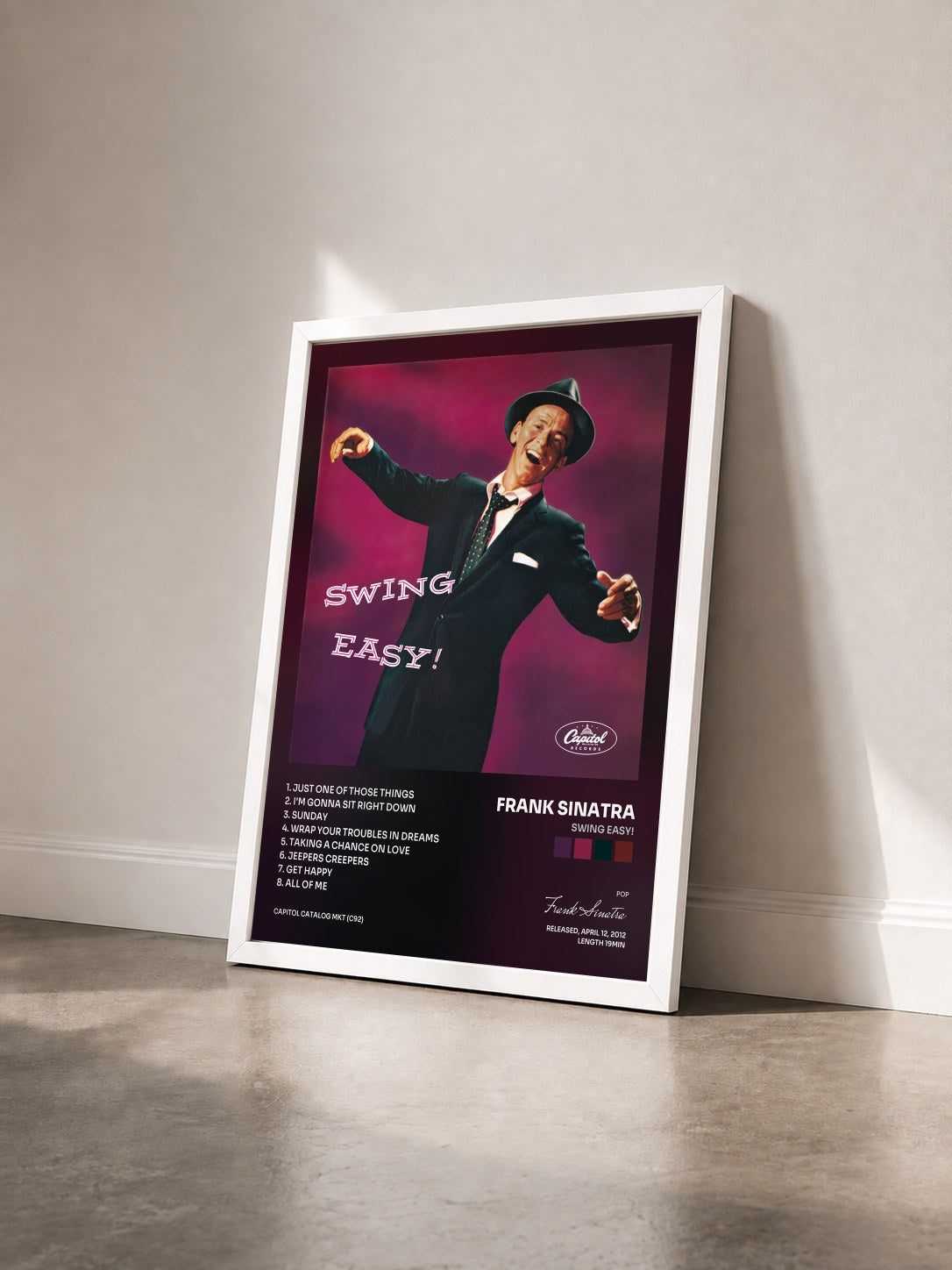 #blanc Tableau de l'album Swing Easy! de Frank Sinatra vu de trois quarts, cadre blanc