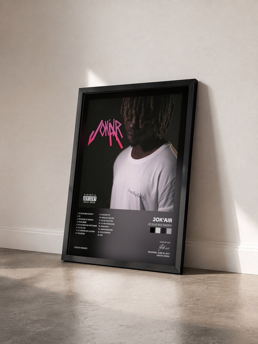 #noir Tableau de l'album Je suis Big Daddy de Jok'air vu de trois quarts, cadre noir