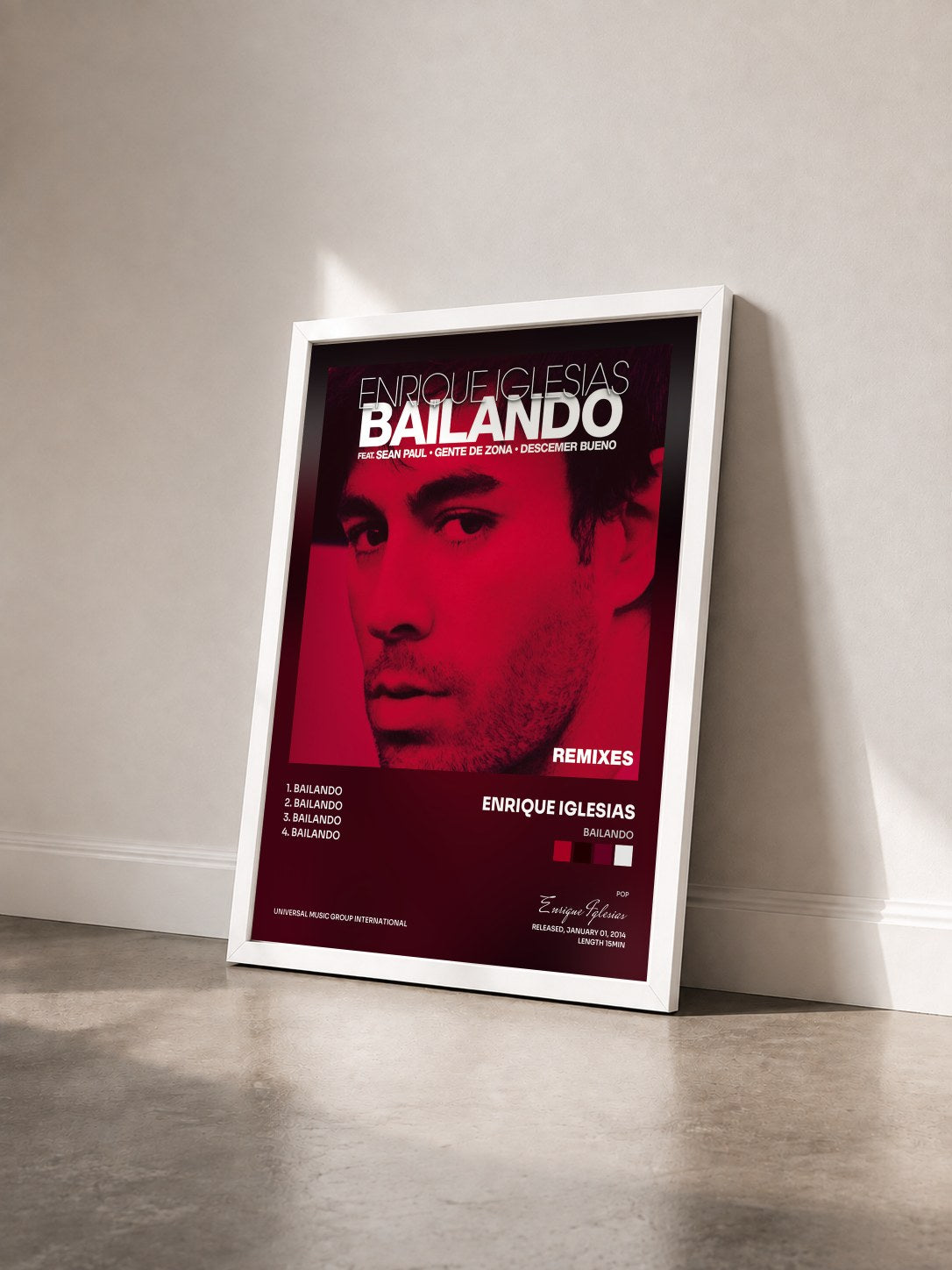 #blanc Bailando von Enrique Iglesias als gerahmter Kunstdruck von schräg gesehen, weißer Rahmen