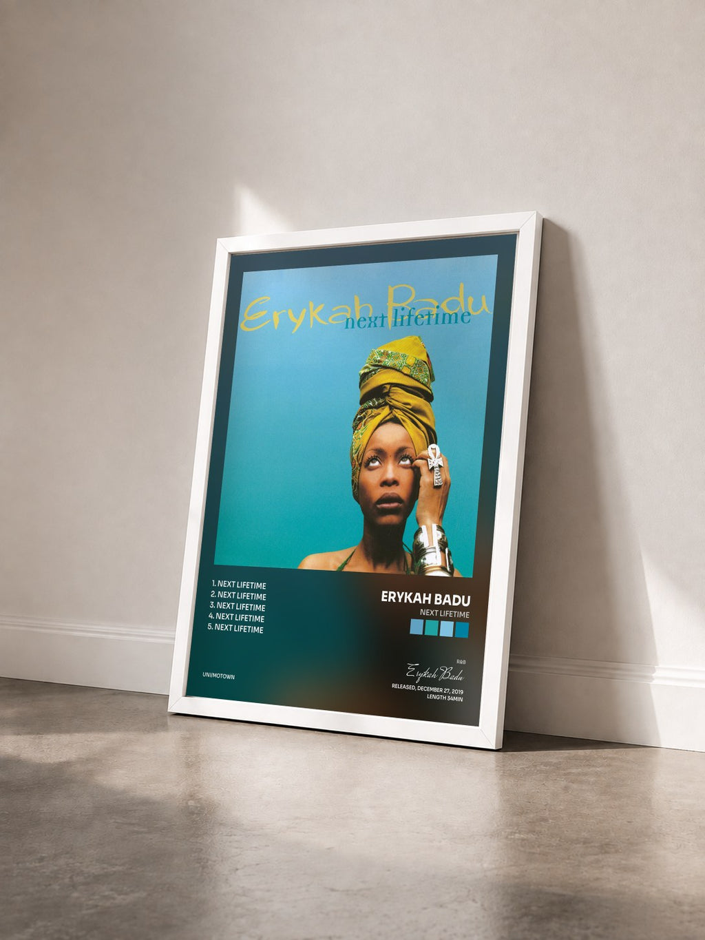 #blanc Next Lifetime von Erykah Badu als gerahmter Kunstdruck von schräg gesehen, weißer Rahmen