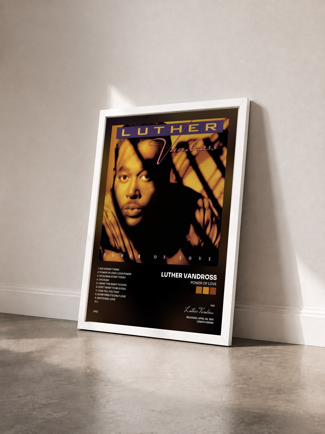 #blanc Tableau de l'album Power Of Love de Luther Vandross vu de trois quarts, cadre blanc
