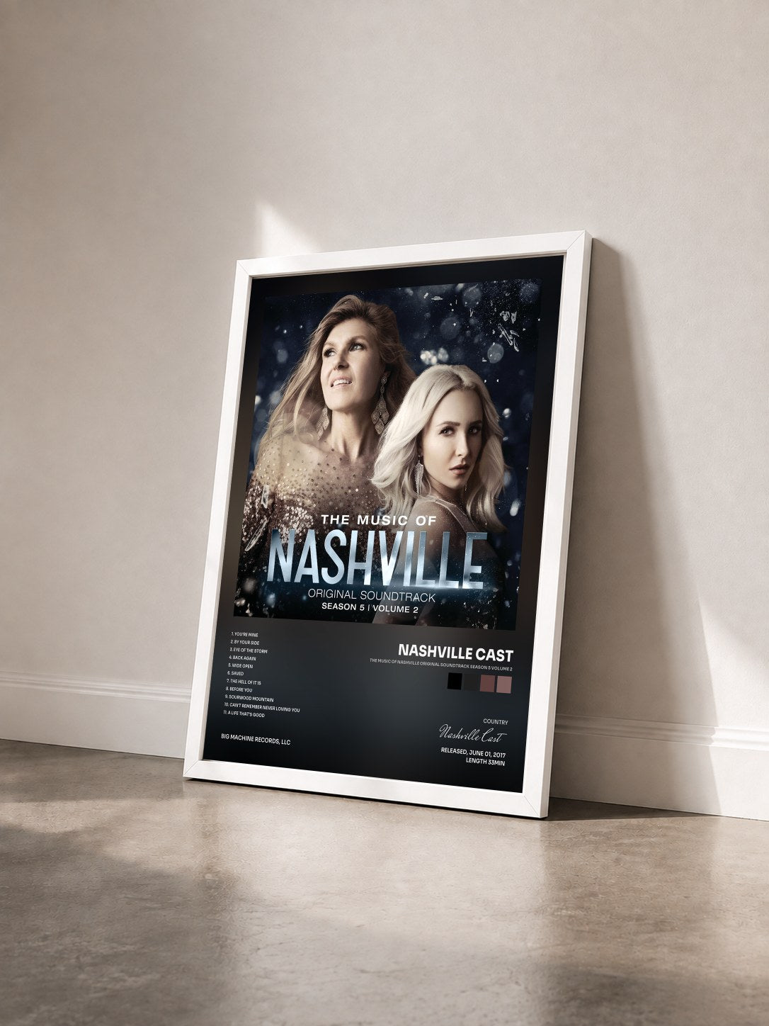 #blanc Tableau de l'album The Music Of Nashville Original Soundtrack Season 5 Volume 2 de Nashville Cast vu de trois quarts, cadre blanc