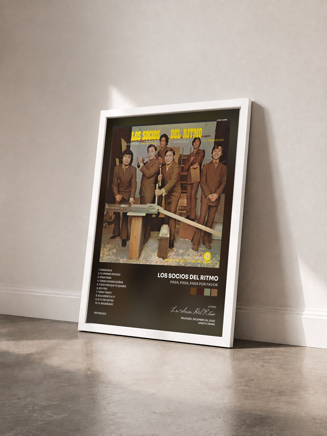 #blanc Tableau de l'album Pasa, Pasa, Pasa Por Favor de Los Socios Del Ritmo vu de trois quarts, cadre blanc