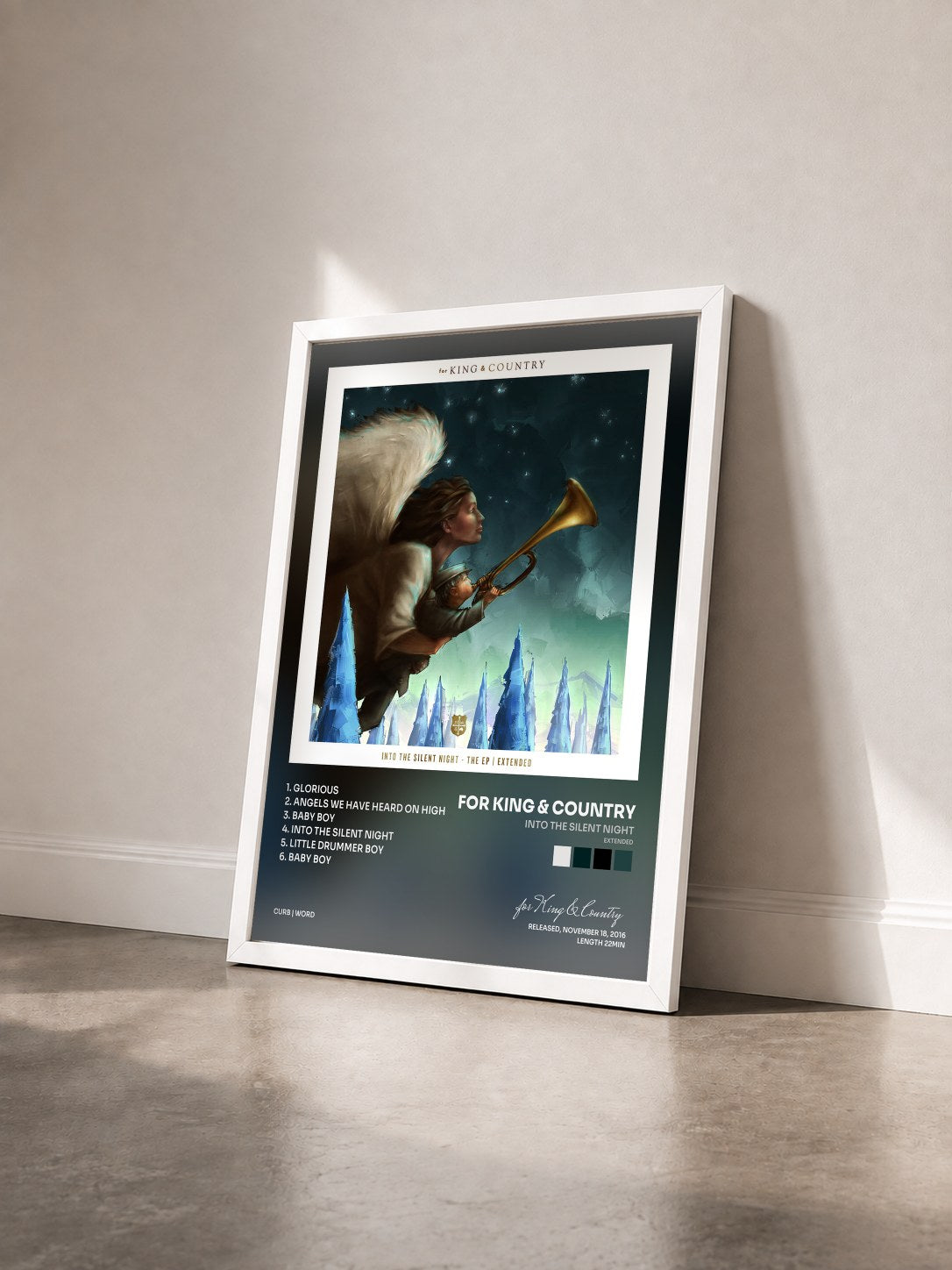 #blanc Tableau de l'album Into The Silent Night (Extended) de for King & Country vu de trois quarts, cadre blanc