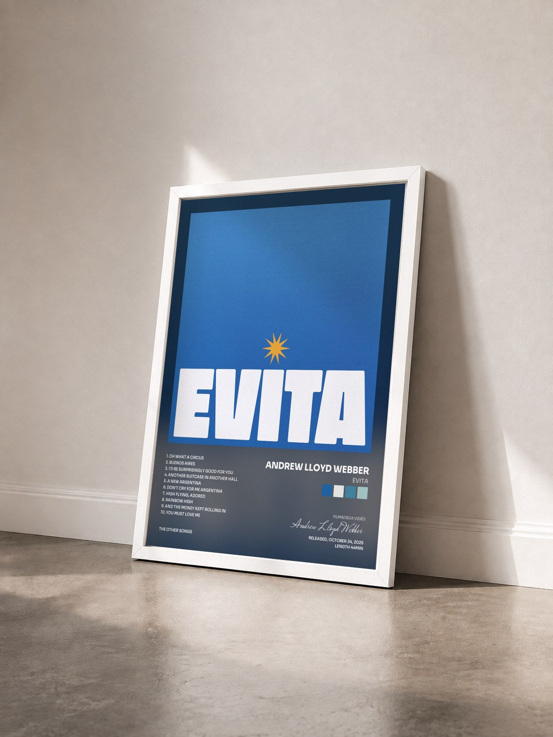 #blanc Tableau de l'album EVITA de Andrew Lloyd Webber vu de trois quarts, cadre blanc