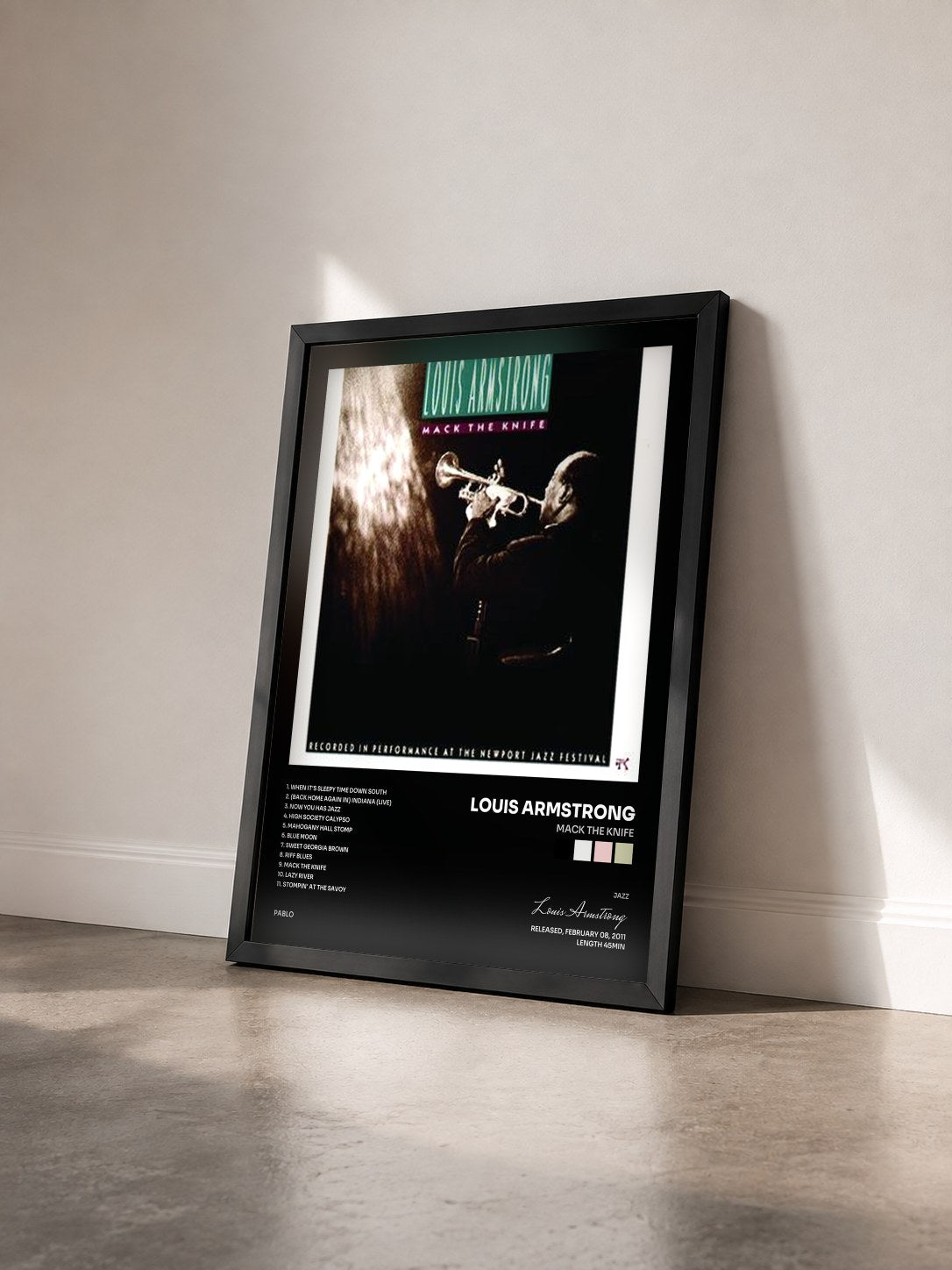 #noir Tableau de l'album Mack The Knife de Louis Armstrong vu de trois quarts, cadre noir