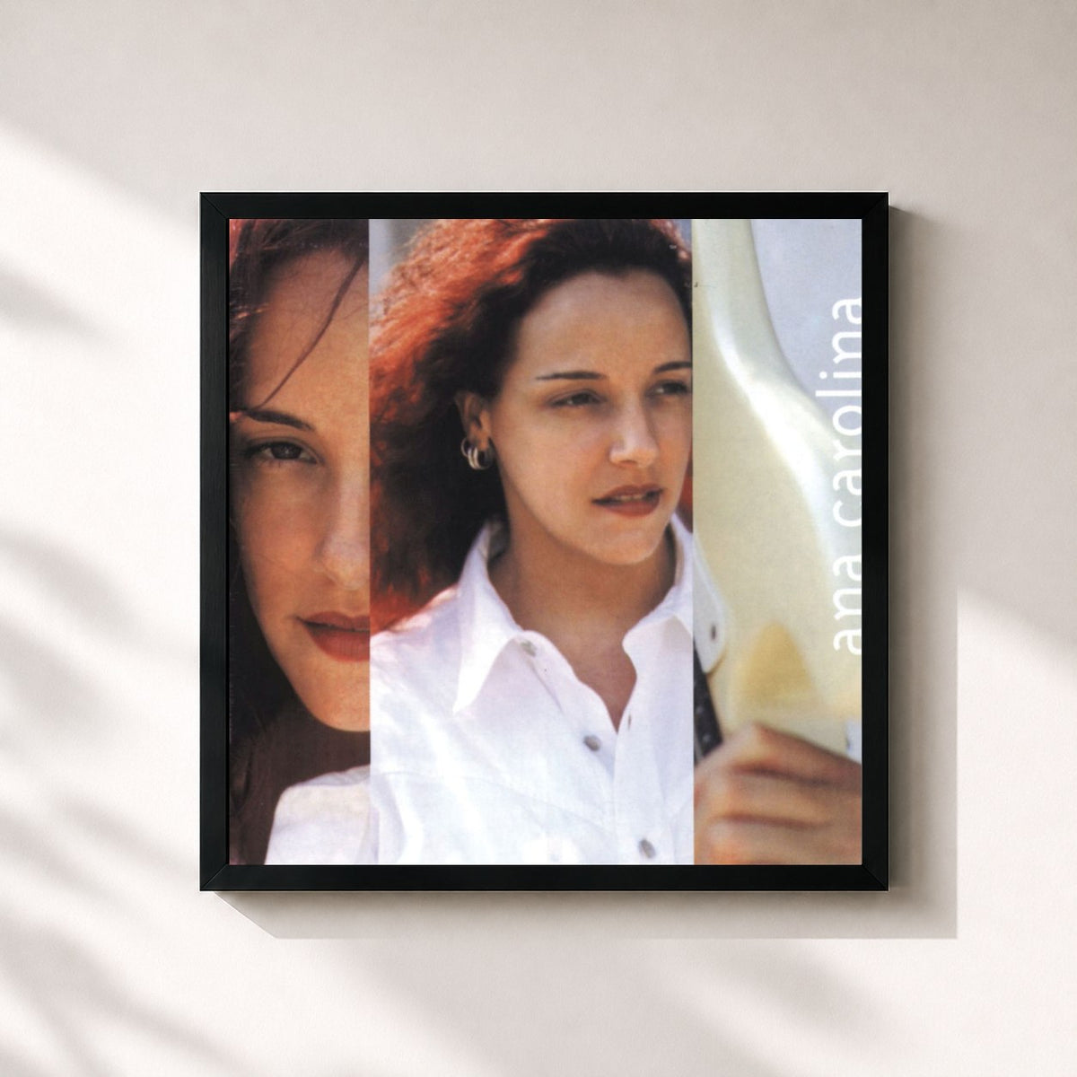 #noir Tableau carré de l'album Ana Carolina de Ana Carolina, cadre noir 32x32 cm