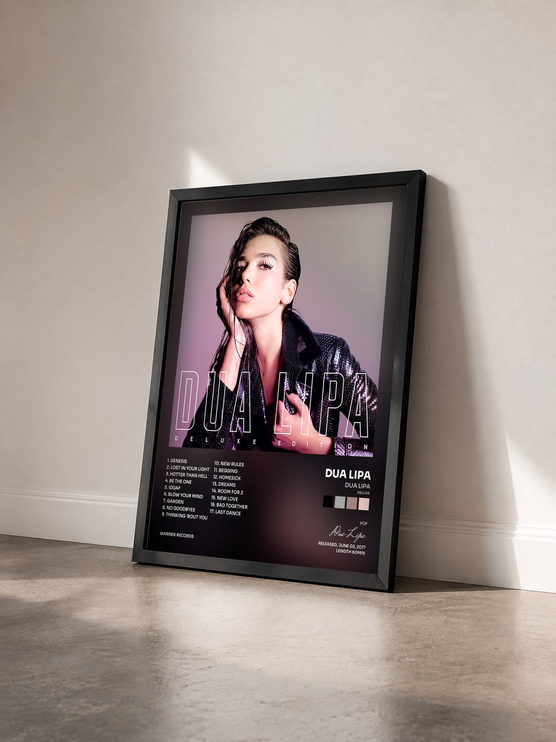 #noir Tableau de l'album Dua Lipa (Deluxe) de Dua Lipa vu de trois quarts, cadre noir