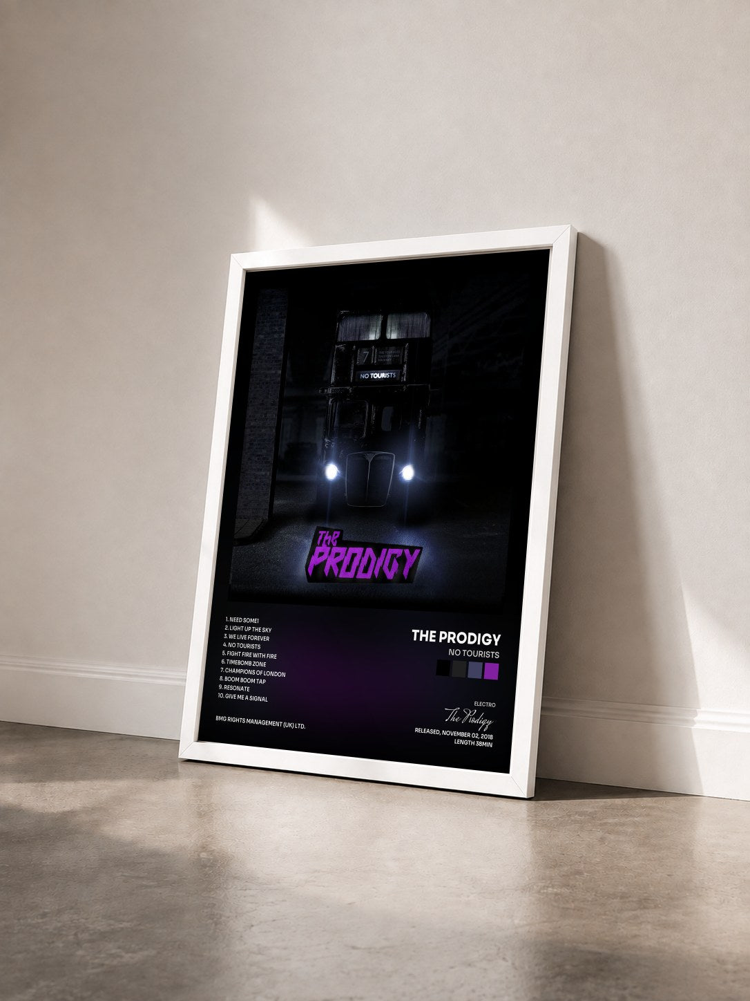 #blanc Tableau de l'album No Tourists de The Prodigy vu de trois quarts, cadre blanc