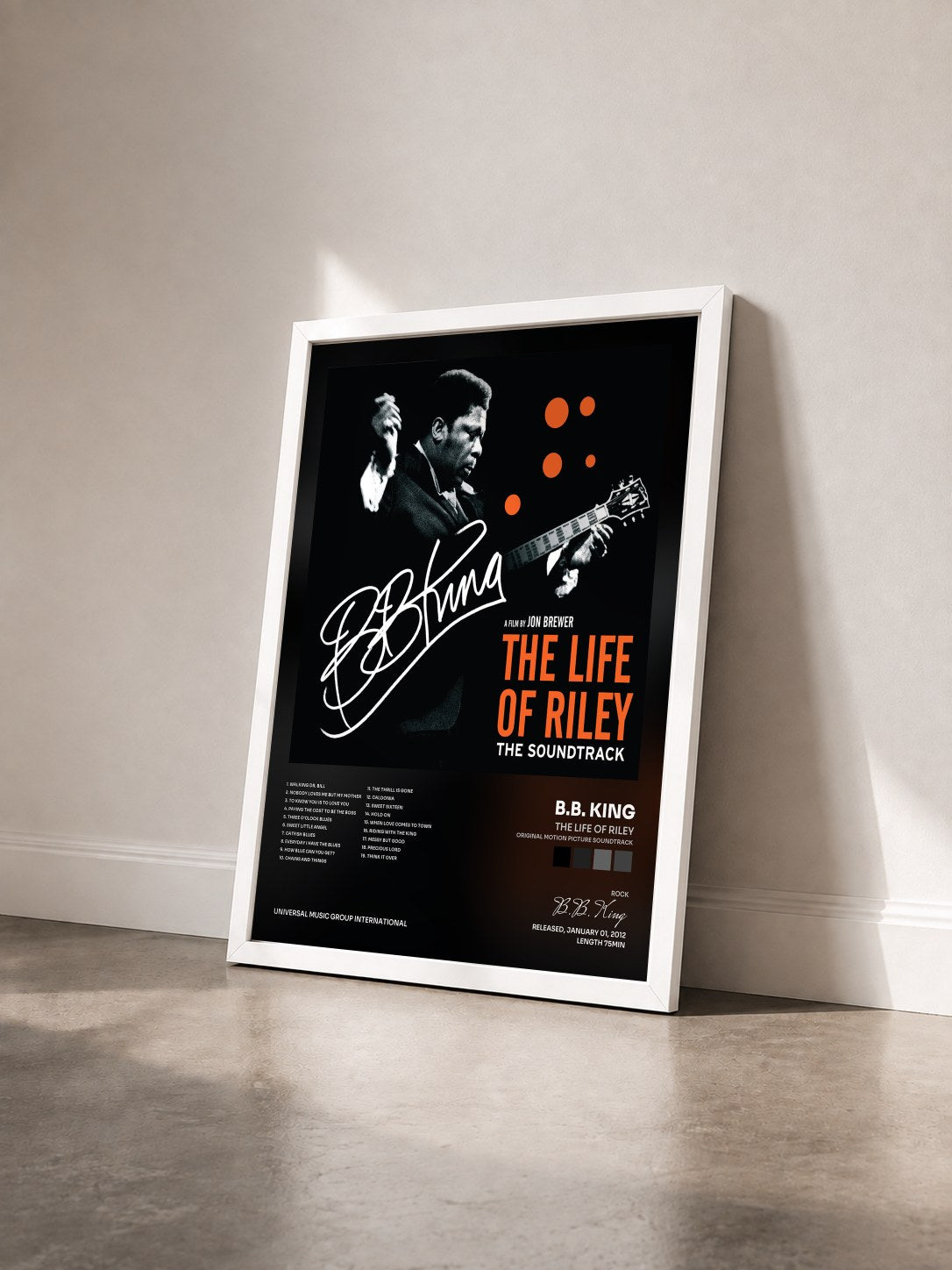 #blanc The Life Of Riley (Original Motion Picture Soundtrack) de B.B. King en lámina enmarcada vista de tres cuartos, marco blanco
