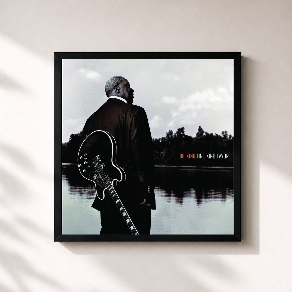 #noir One Kind Favor de B.B. King en lámina cuadrada enmarcada, marco negro de 32x32 cm
