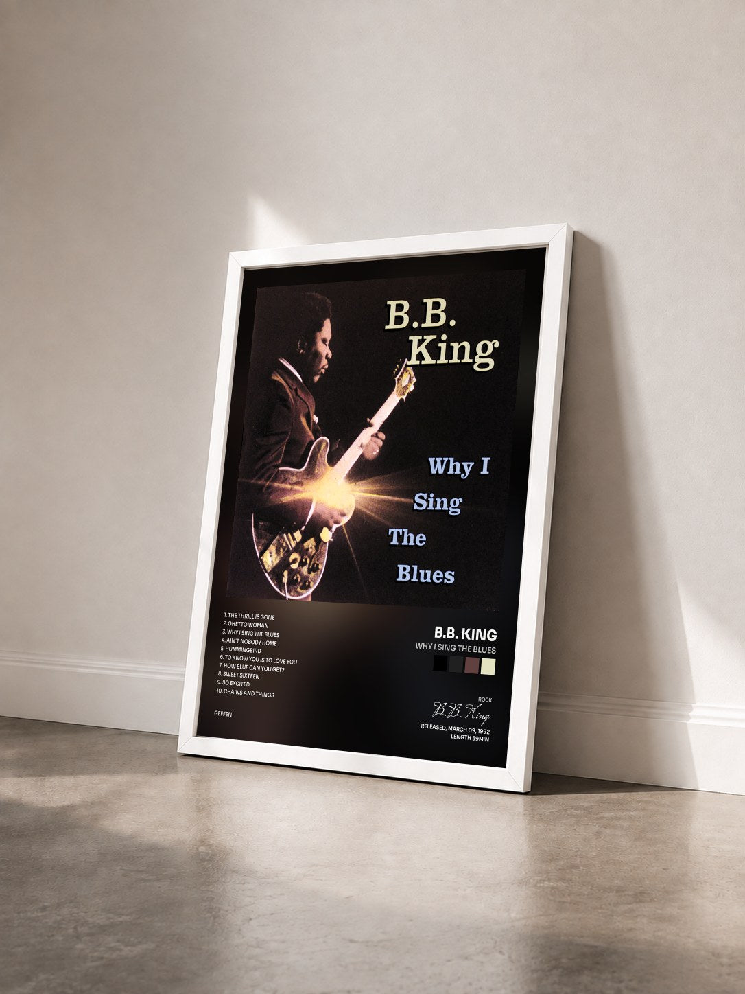 #blanc Why I Sing The Blues de B.B. King en lámina enmarcada vista de tres cuartos, marco blanco