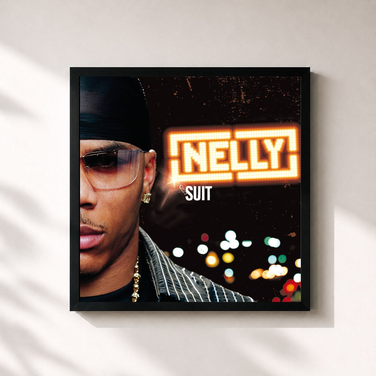 #noir Suit di Nelly in stampa quadrata incorniciata, cornice nera 32x32 cm