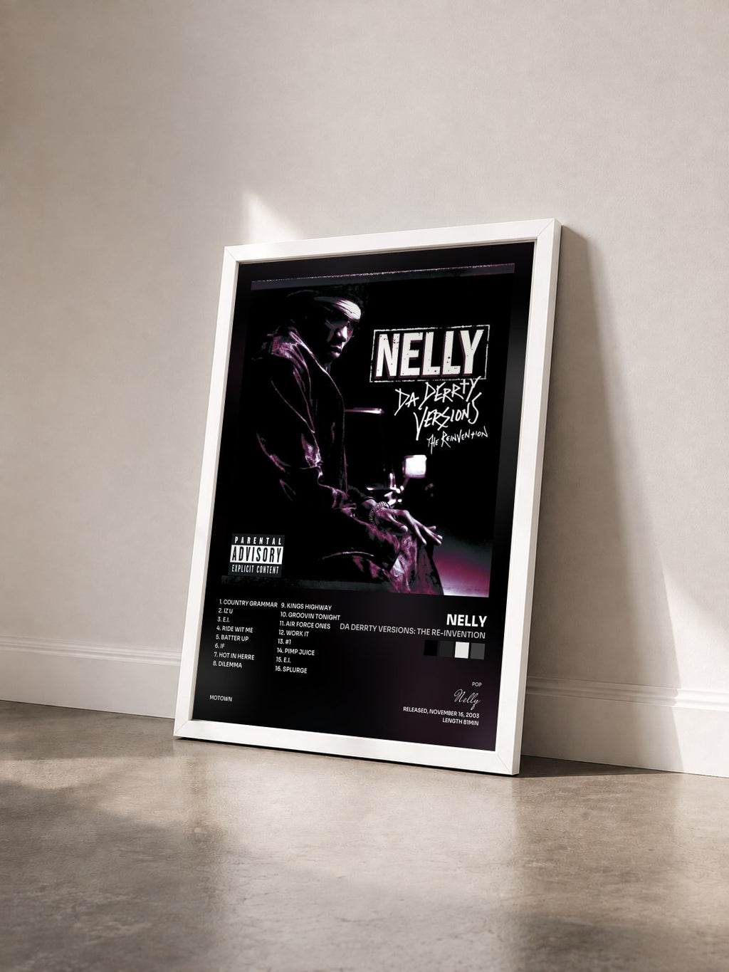 #blanc Da Derrty Versions: The Re-invention di Nelly in stampa incorniciata vista di tre quarti, cornice bianca