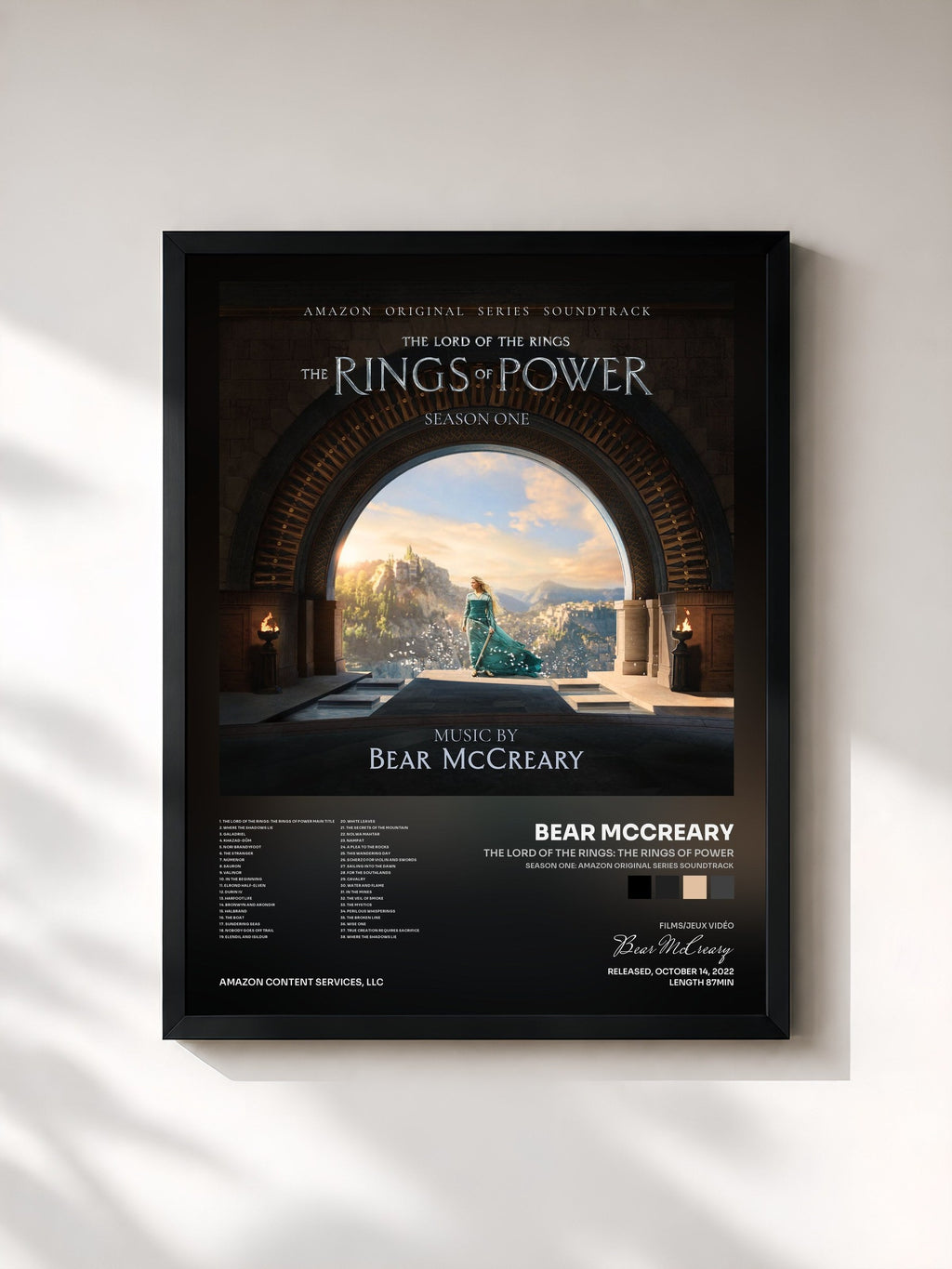 #noir The Lord of the Rings: The Rings of Power (Season One: Amazon Original Series Soundtrack) von Bear McCreary als gerahmter Kunstdruck, schwarzer Rahmen, gedruckt und gerahmt in Frankreich