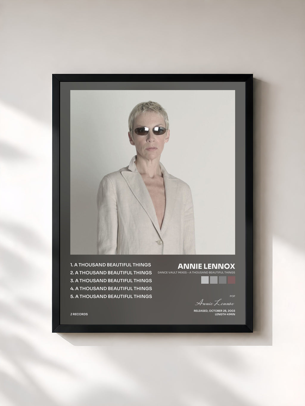 #noir Tableau de l'album Dance Vault Mixes - A Thousand Beautiful Things de Annie Lennox, cadre noir, imprimé et encadré en France