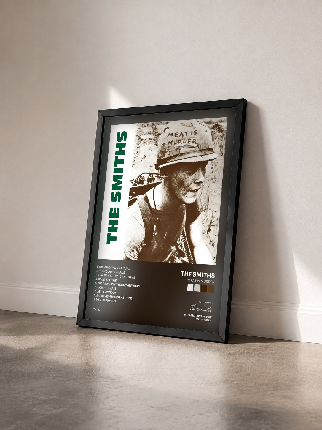 #noir Meat Is Murder von The Smiths als gerahmter Kunstdruck von schräg gesehen, schwarzer Rahmen