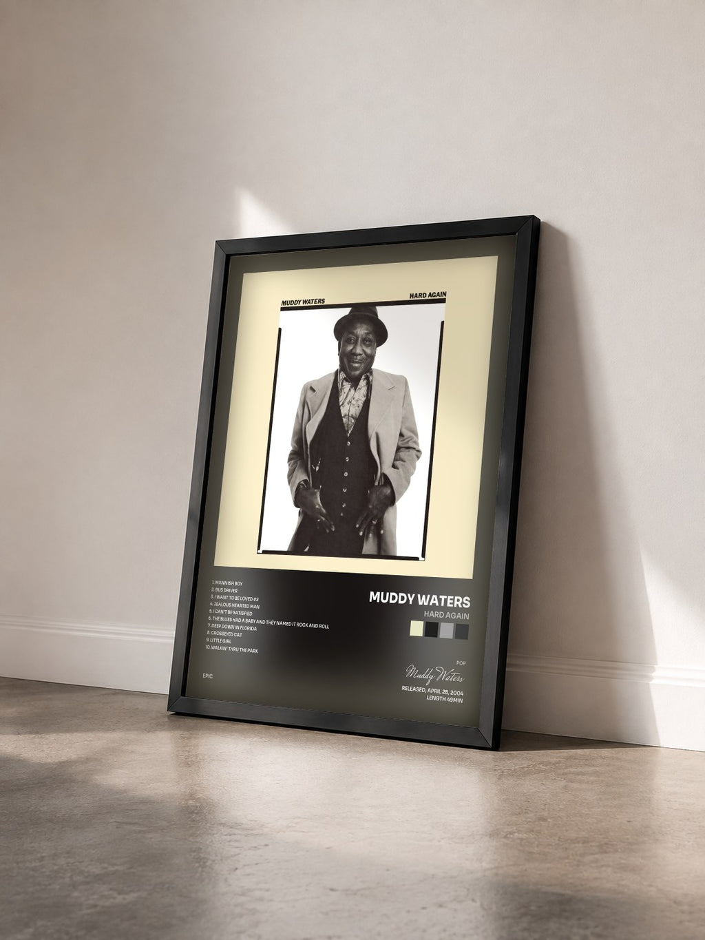 #noir Hard Again von Muddy Waters als gerahmter Kunstdruck von schräg gesehen, schwarzer Rahmen