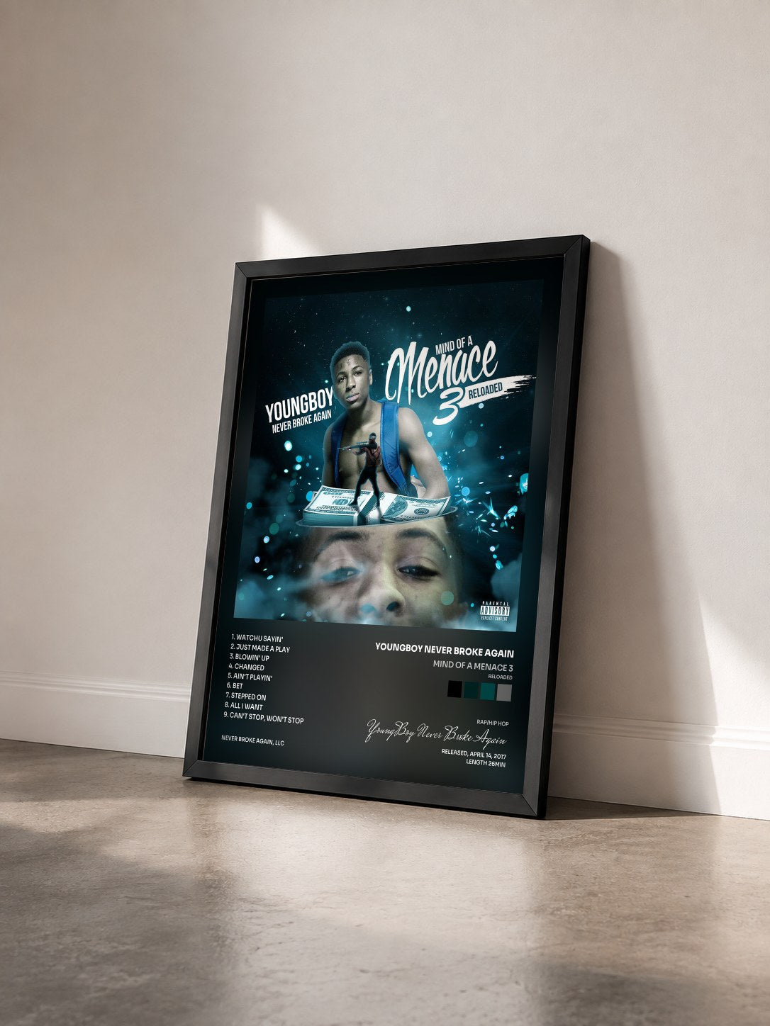 #noir Mind of a Menace 3 (Reloaded) di YoungBoy Never Broke Again in stampa incorniciata vista di tre quarti, cornice nera