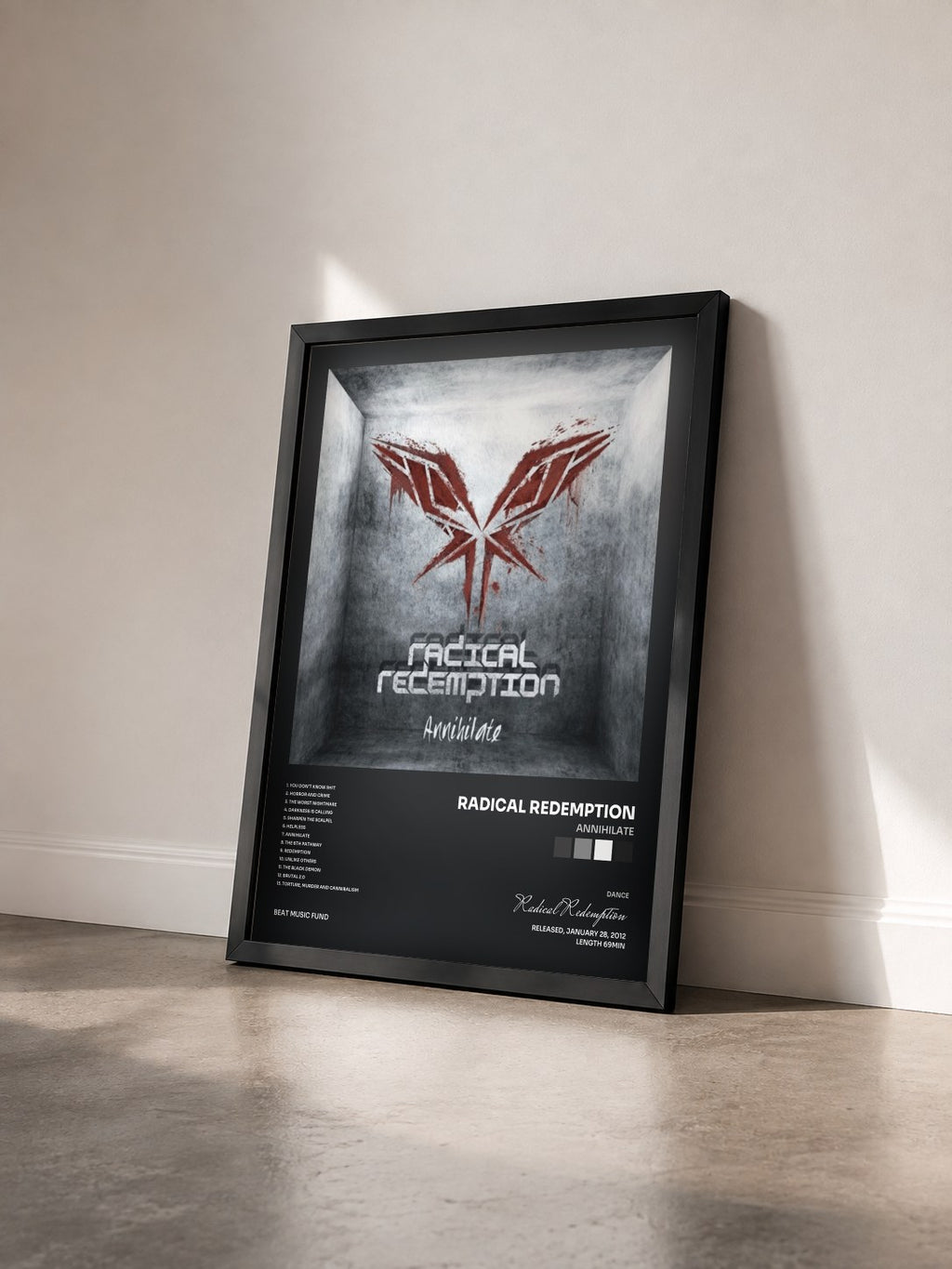 #noir Tableau de l'album Annihilate de Radical Redemption vu de trois quarts, cadre noir