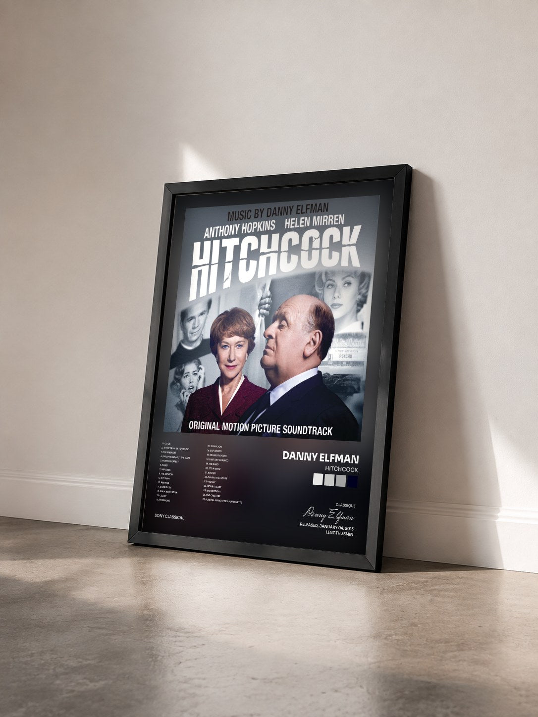 #noir Tableau de l'album Hitchcock de Danny Elfman vu de trois quarts, cadre noir