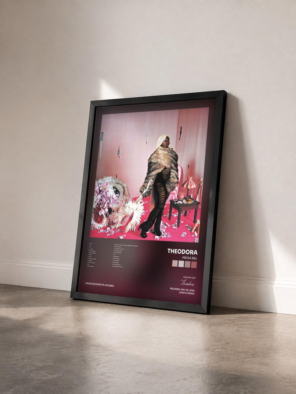 #noir Tableau de l'album MEGA BBL de Theodora vu de trois quarts, cadre noir