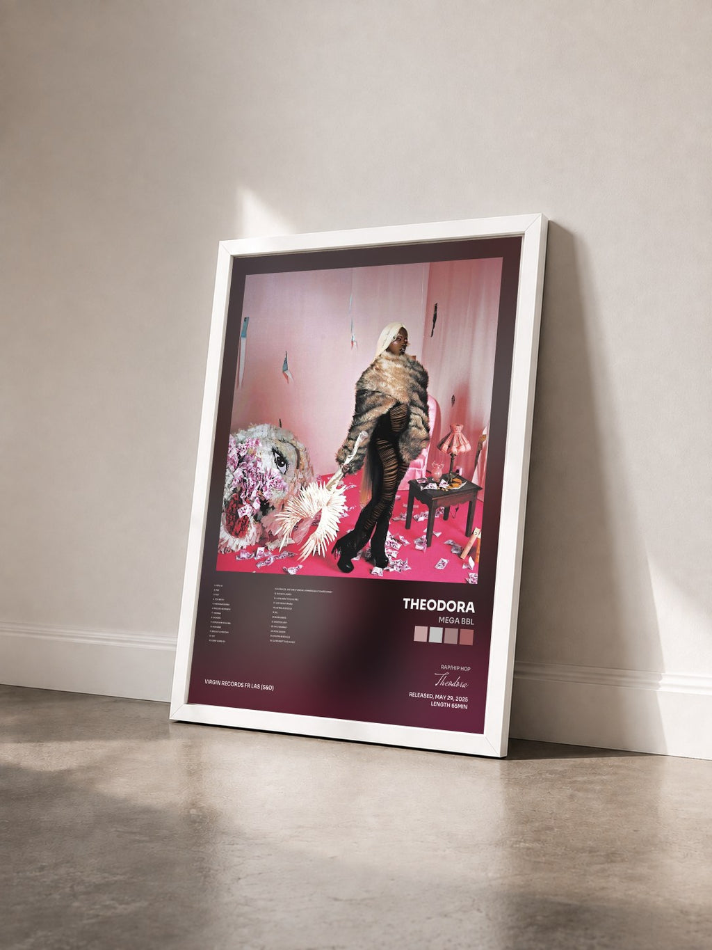 #blanc Tableau de l'album MEGA BBL de Theodora vu de trois quarts, cadre blanc