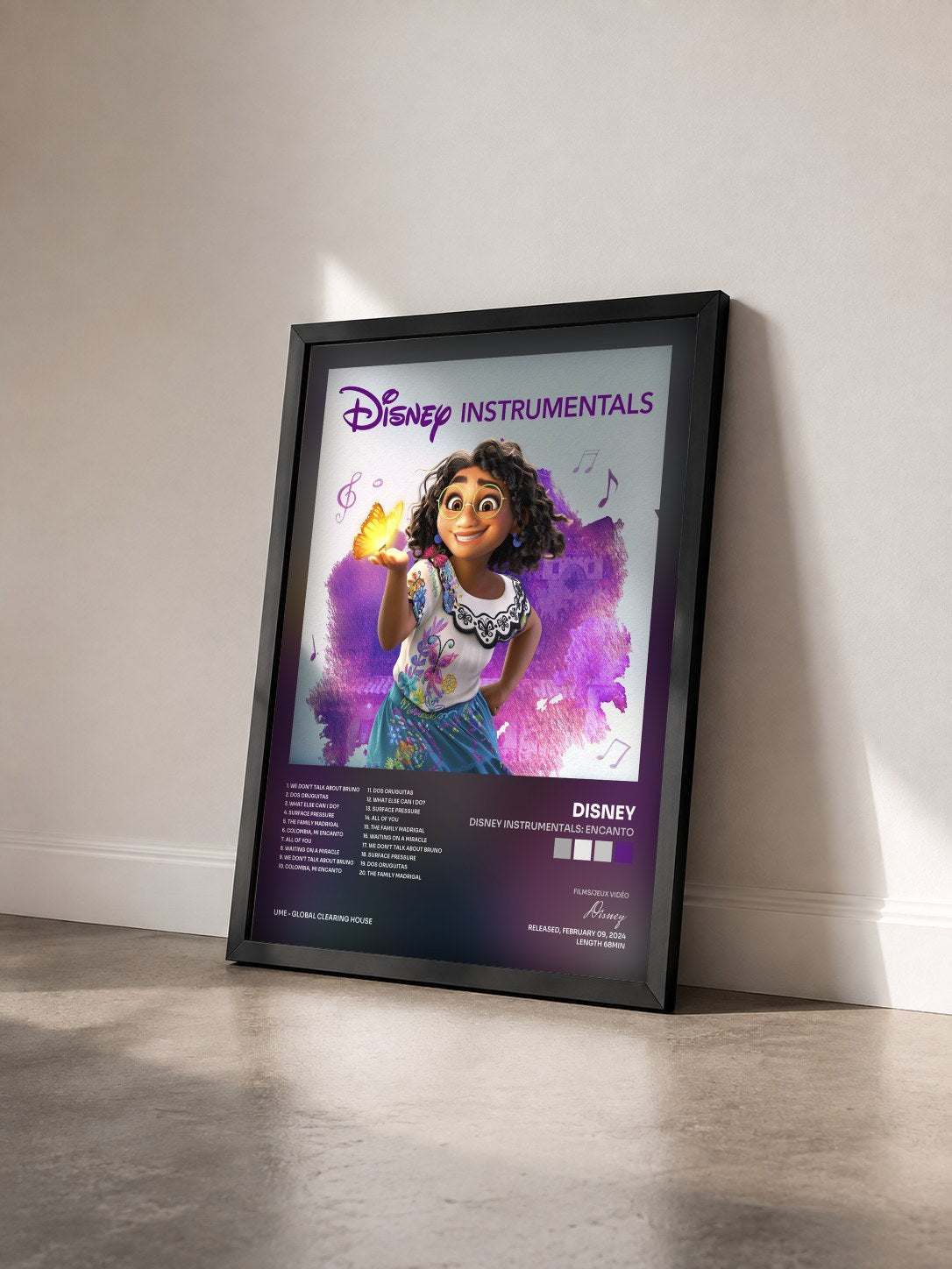 #noir Tableau de l'album Disney Instrumentals: Encanto de Disney vu de trois quarts, cadre noir