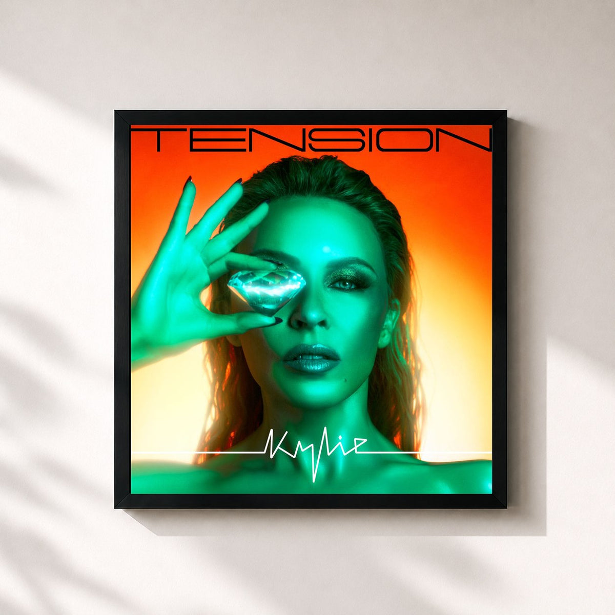 #noir Tableau carré de l'album Tension de Kylie Minogue, cadre noir 32x32 cm