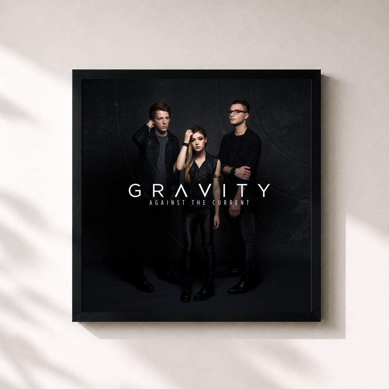 #noir Tableau carré de l'album Gravity de Against The Current, cadre noir 32x32 cm